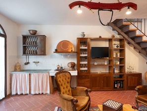 Furniture, Apartment, Chair, Wood Stain, Paint, Kitchen & Dining Room Table, Kitchen, Countertop, Major Appliance