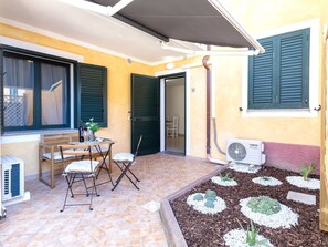 Wood, Furniture, Floor, Chair, Shade, Outdoor Furniture, Wood Stain, Awning, Balcony, Outdoor Table