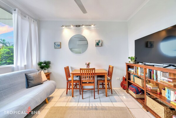 Living/dining area