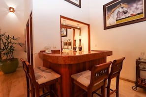 Bar (in der Unterkunft)