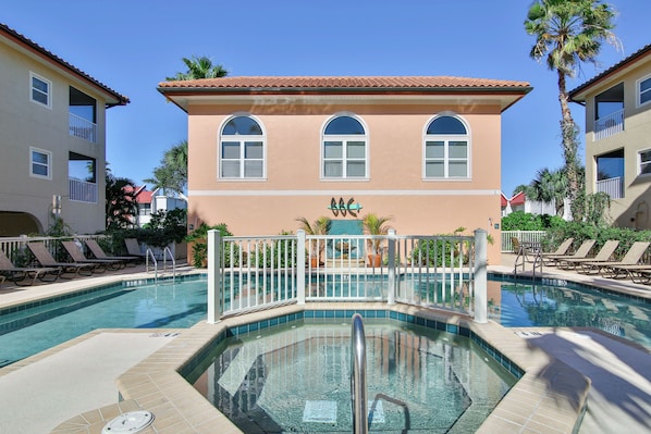 Community Heated Pool & Hot Tub