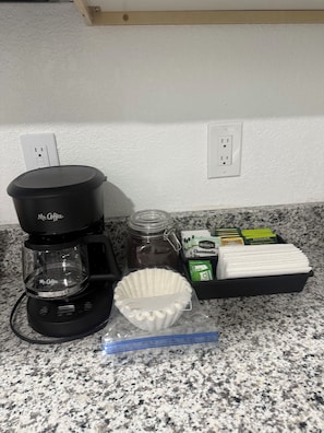 Kaffee und/oder Kaffeemaschine