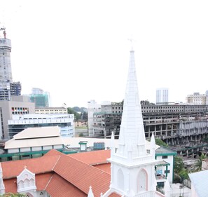 Vista frontal de la propiedad