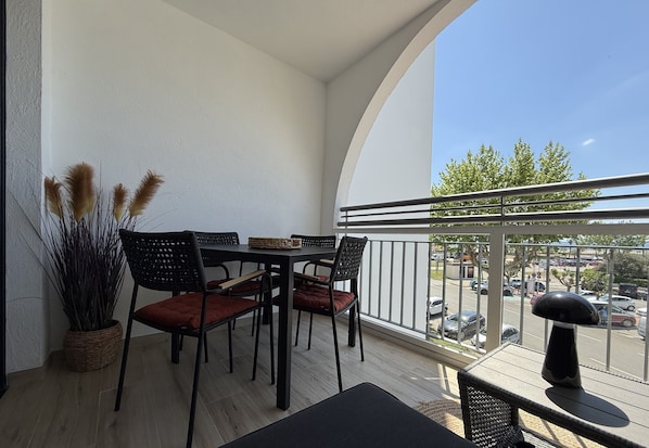 espace repas extérieur