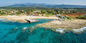 Agia Kyriaki sandy beach (800m)