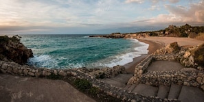 Stomio beach (4km)