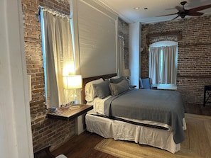 Luxurious king bed with a very comfortable mattress