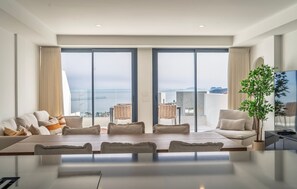 Living & dinning area