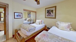 2 twin beds + trundle