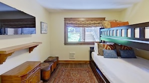 Queen with twin above bunkbed