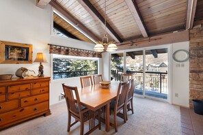 Dining table has seating for 6 people