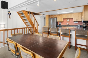 Dining Table with 6 chairs