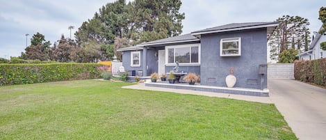 Los Angeles Vacation Rental | 3BR | 3BA | 2 Steps to Enter | 2,000 Sq Ft