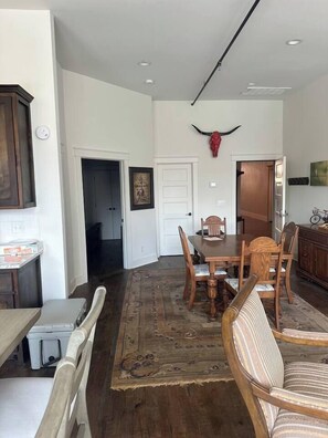 Living space and kitchen for you and your guests! 