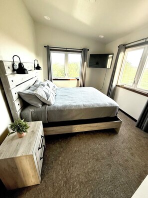 Bedroom #1 - queen bed, Samsung Smart TV, windows with scenic views