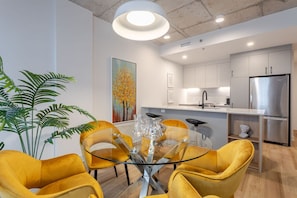 Modern kitchen and dining in perfect harmony