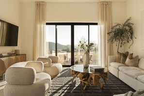 Natural design throughout.