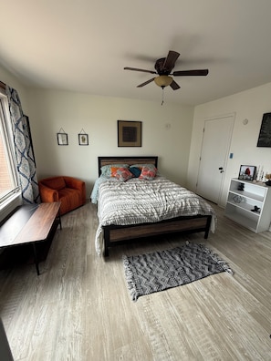 2nd bedroom
