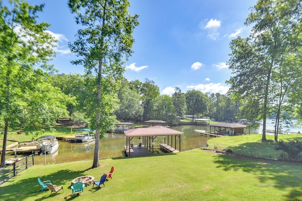 Sparta Vacation Rental | 3BR | 2BA | 1,620 Sq Ft | 4 Steps Required