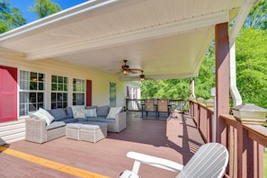 Covered Deck | Charcoal Grill