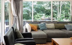 Livingroom (2)