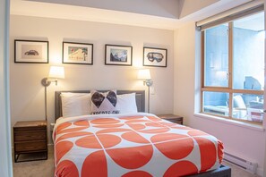Unwind in a plush queen bed and wake up refreshed for another day in the mountains.