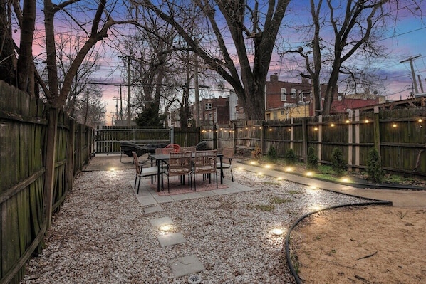 Outdoor dining