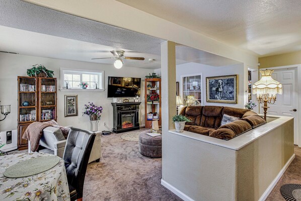 Tacoma Vacation Rental | 1BR | 1BA | 1,500 Sq Ft | 1 Step to Enter