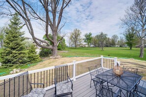House Exterior | Furnished Deck | Dining Area | Gas Grill | Private Yard