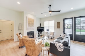 Living Area | Gas Fireplace | Smart TV w/ Cable | Board Games
