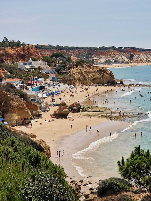 Praia dos Olhos de Água