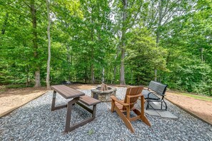 Relaxing outdoor fire pit
