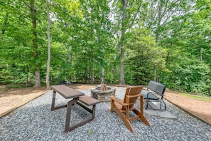 Relaxing outdoor fire pit