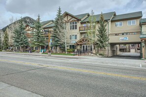 Main St. Commons Exterior