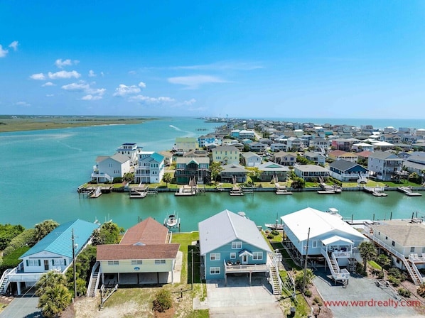 Overlooks the Canal with Sound Views