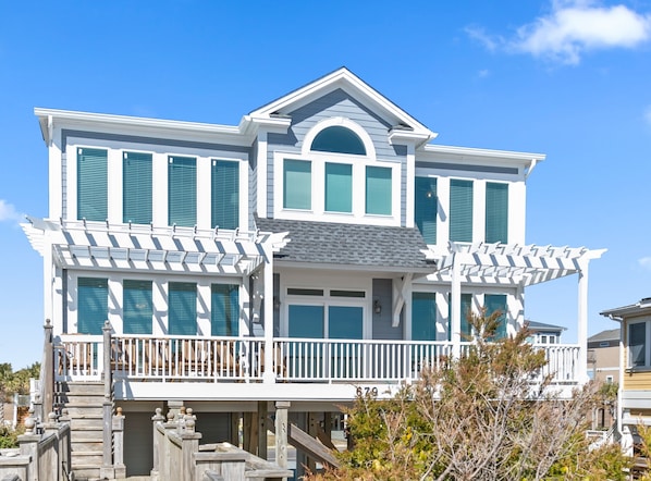 Stunning view of the ocean from over 20 windows!