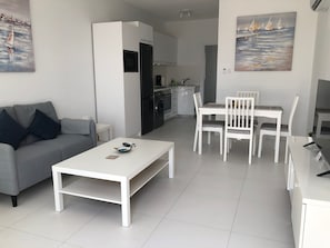 Open plan: living, dining room and kitchen