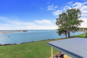 Sandbar 0n Moreton