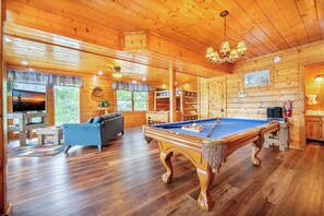 Mountain Seduction's game room