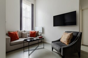 Living Room / Lounge