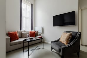 Living Room / Lounge