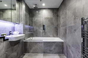 Bain