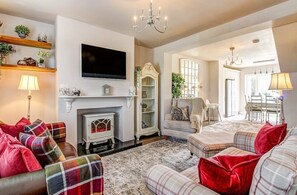 Living Room / Lounge