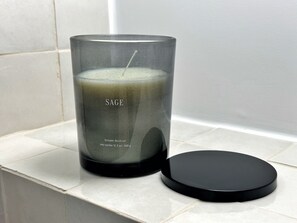 Bathroom amenities