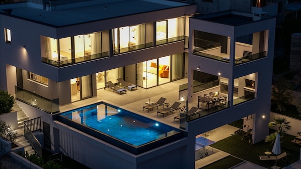 Villa Pavuža is a brand new villa, modernly designed and equipped with high-quality furniture, and can accommodate 8 people