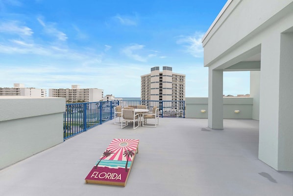 Welcome to Oceanwalk 1-605!