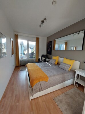 Schlafzimmer Wohnung Abendsonne