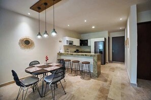 Dining Table & Kitchen Bar Counter
