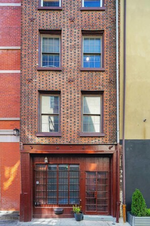 Strawberry House- Old City