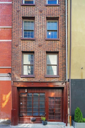 Strawberry House- Old City